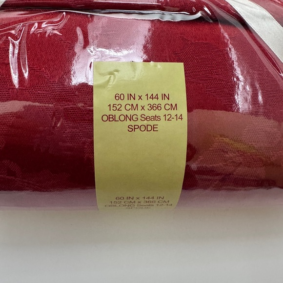 NWT Spode Crimson Dining Set 60 x 144 includes 12 napkins - Picture 3 of 4